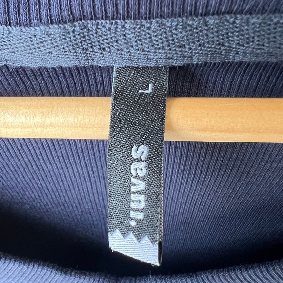 Iuvas size large ribbed v-neck t-shirt - Picture 4 of 4